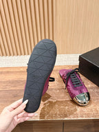 Niedrige Sneaker mit rosafarbenem Leder und Metallkappe – Damen