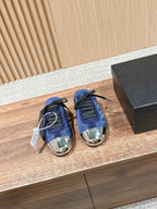 Niedrige Sneaker mit rosafarbenem Leder und Metallkappe – Damen