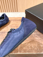 Pinker Leder-Low-Top mit Grafik – Damen