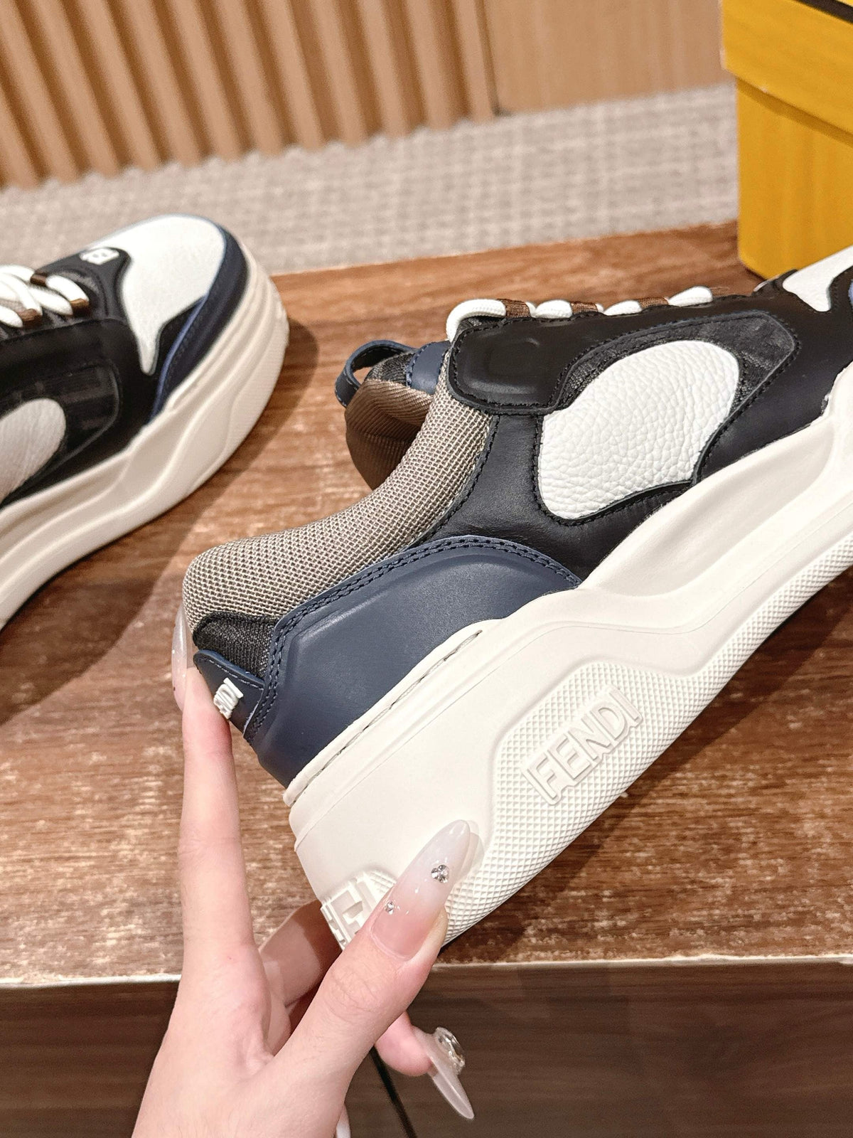 Mehrfarbige Sneakers