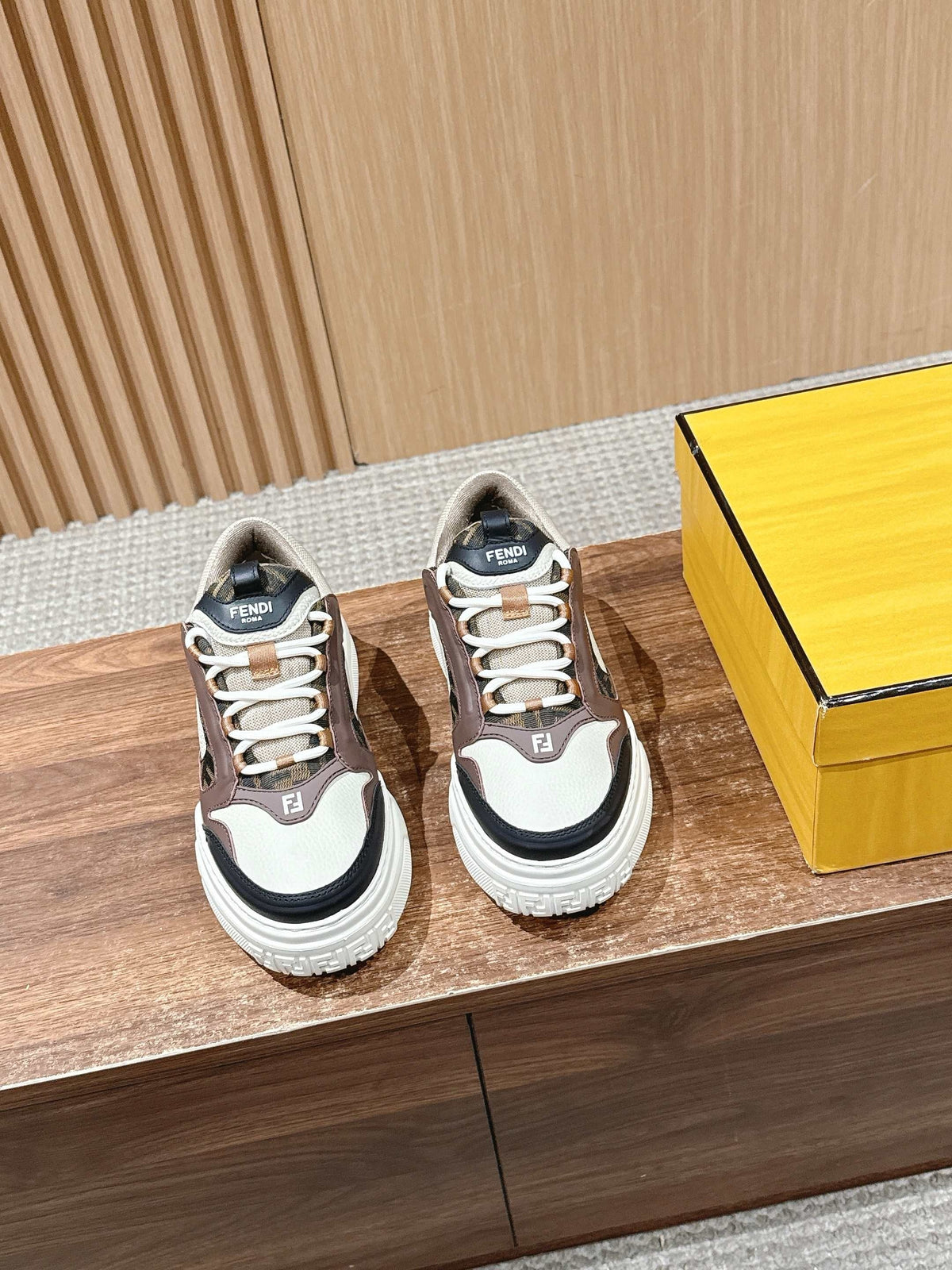 Mehrfarbige Sneakers