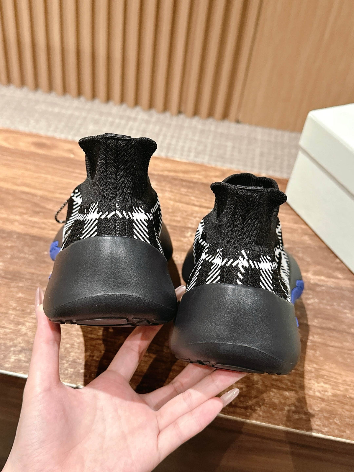 Black Knit Check Sock Runner - Men's