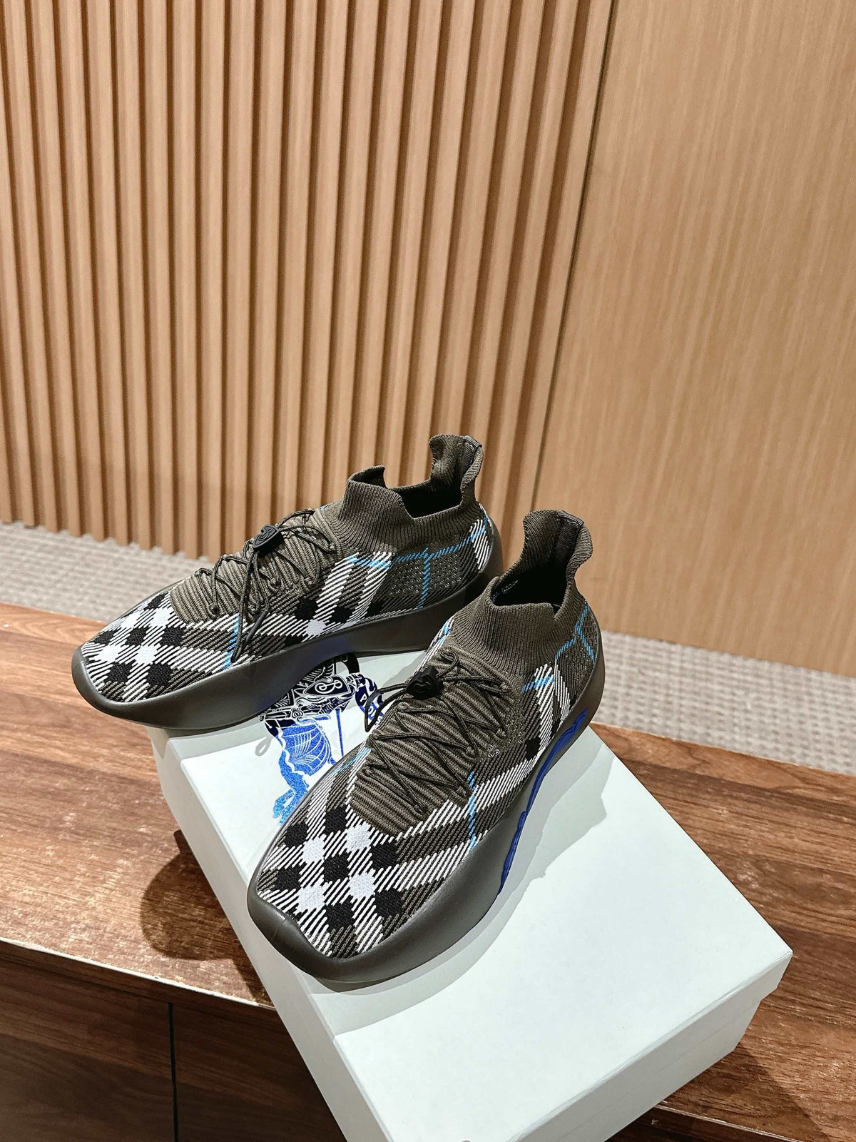 Black Knit Check Sock Runner - Men's