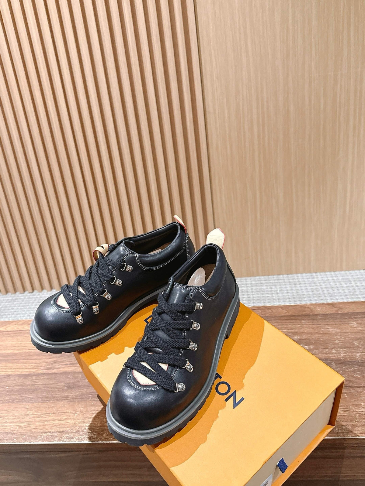 Trainer Black Leather