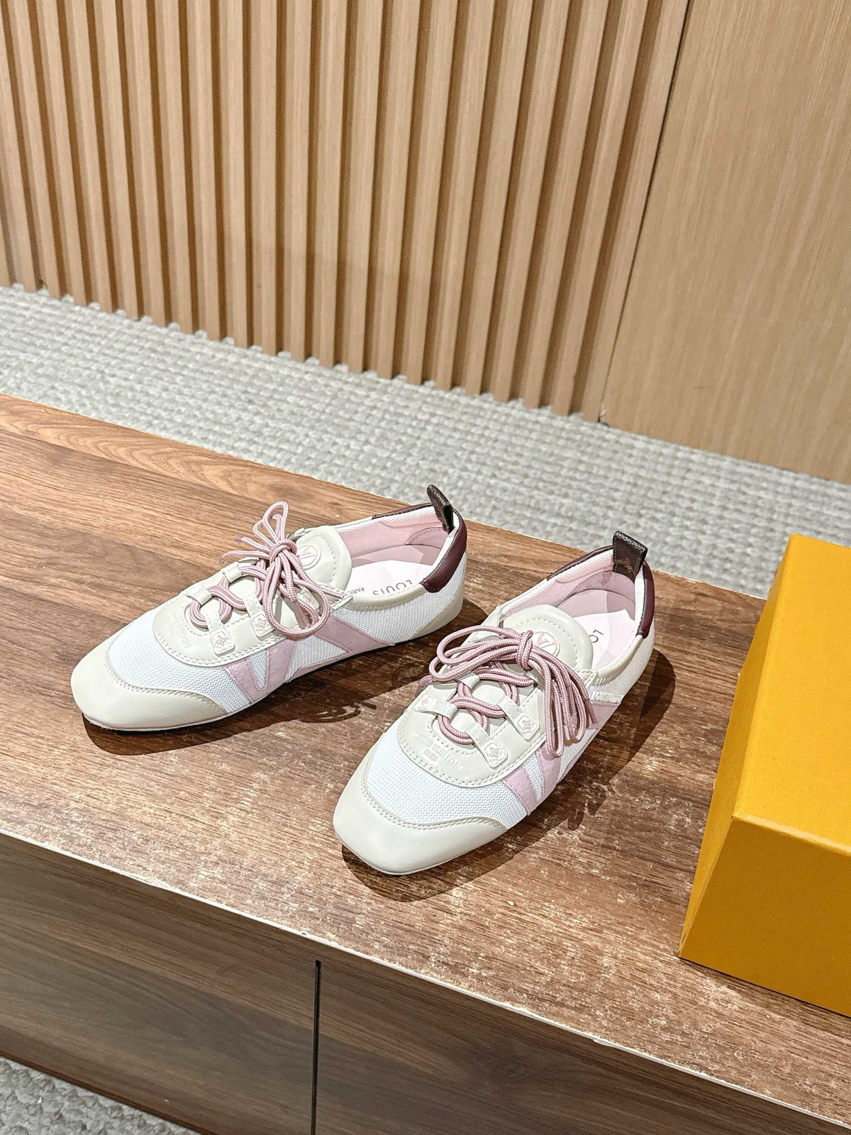 White Leather Contrast Trim Low-Top - Women's