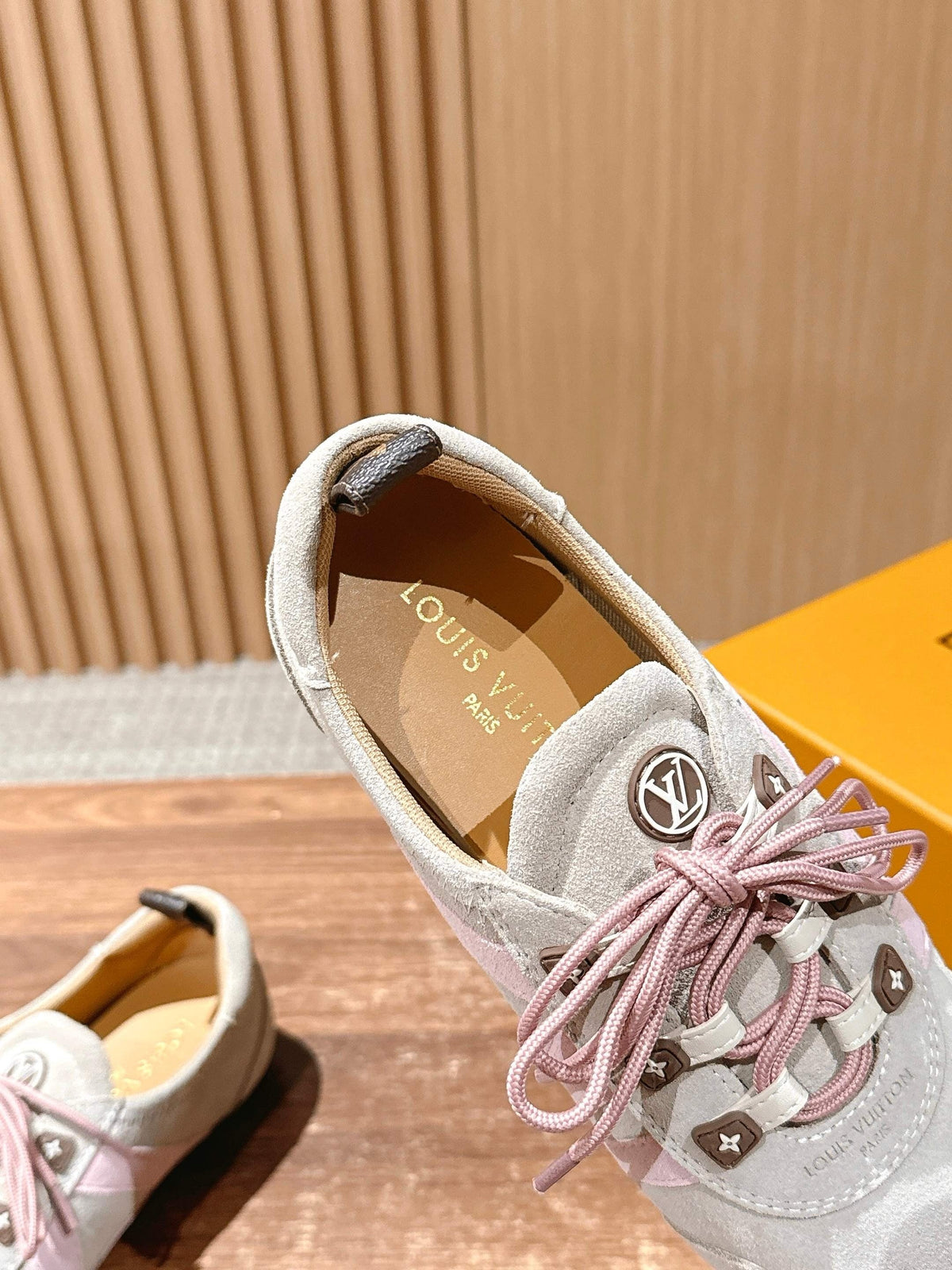 White Leather Contrast Trim Low-Top - Women's