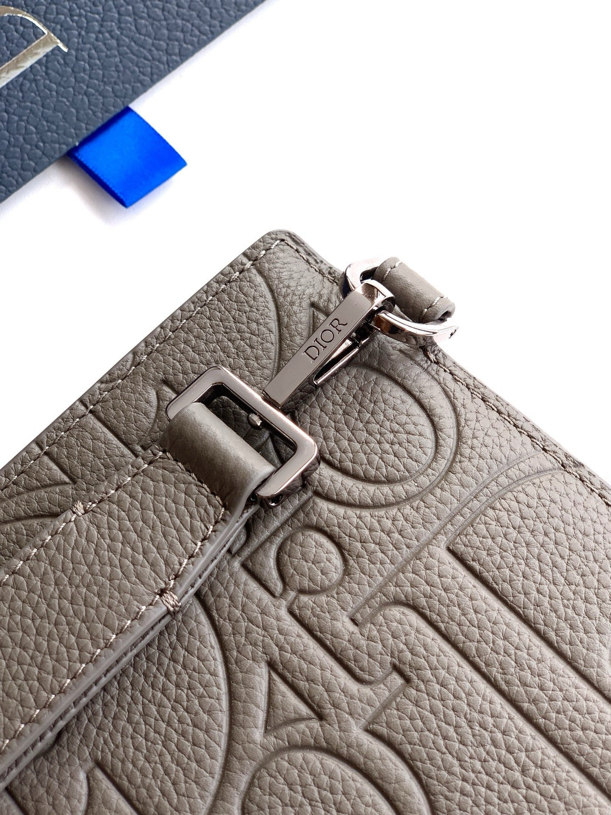 Mehrfarbige Clutch