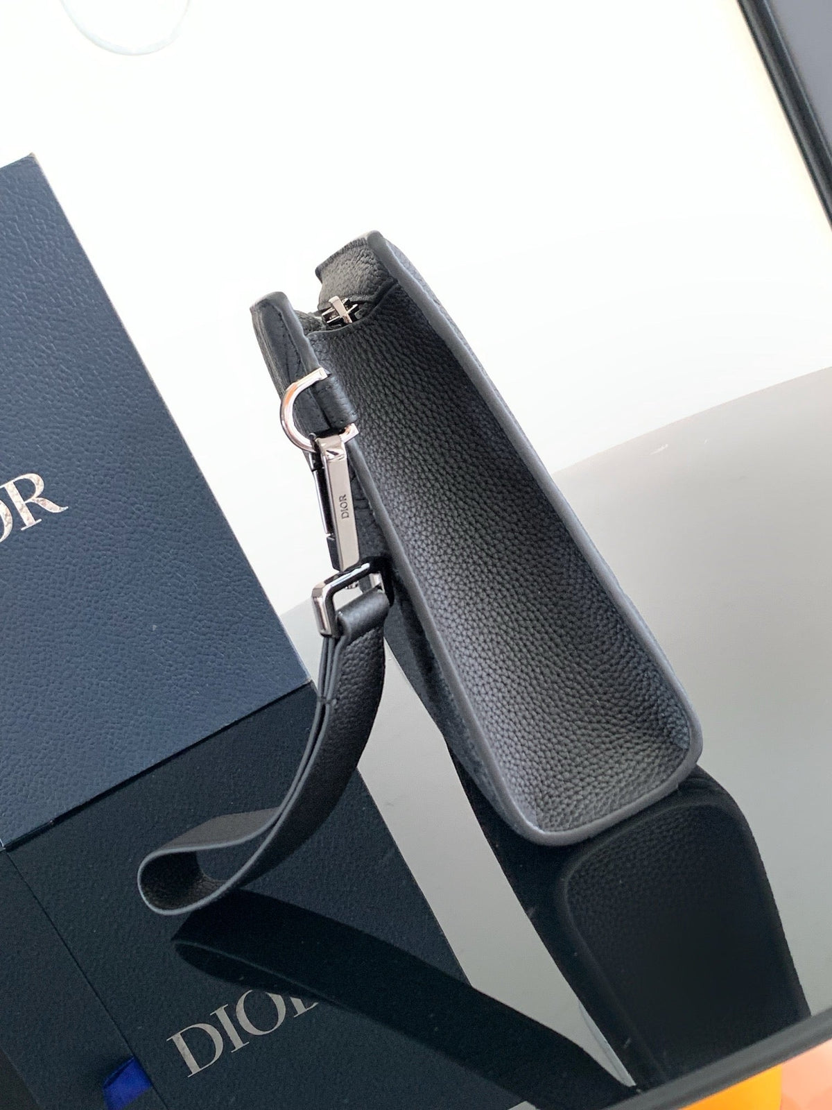 Mehrfarbige Clutch