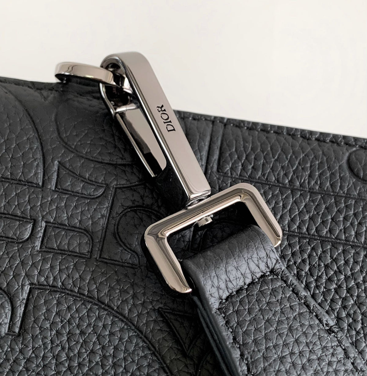 Mehrfarbige Clutch