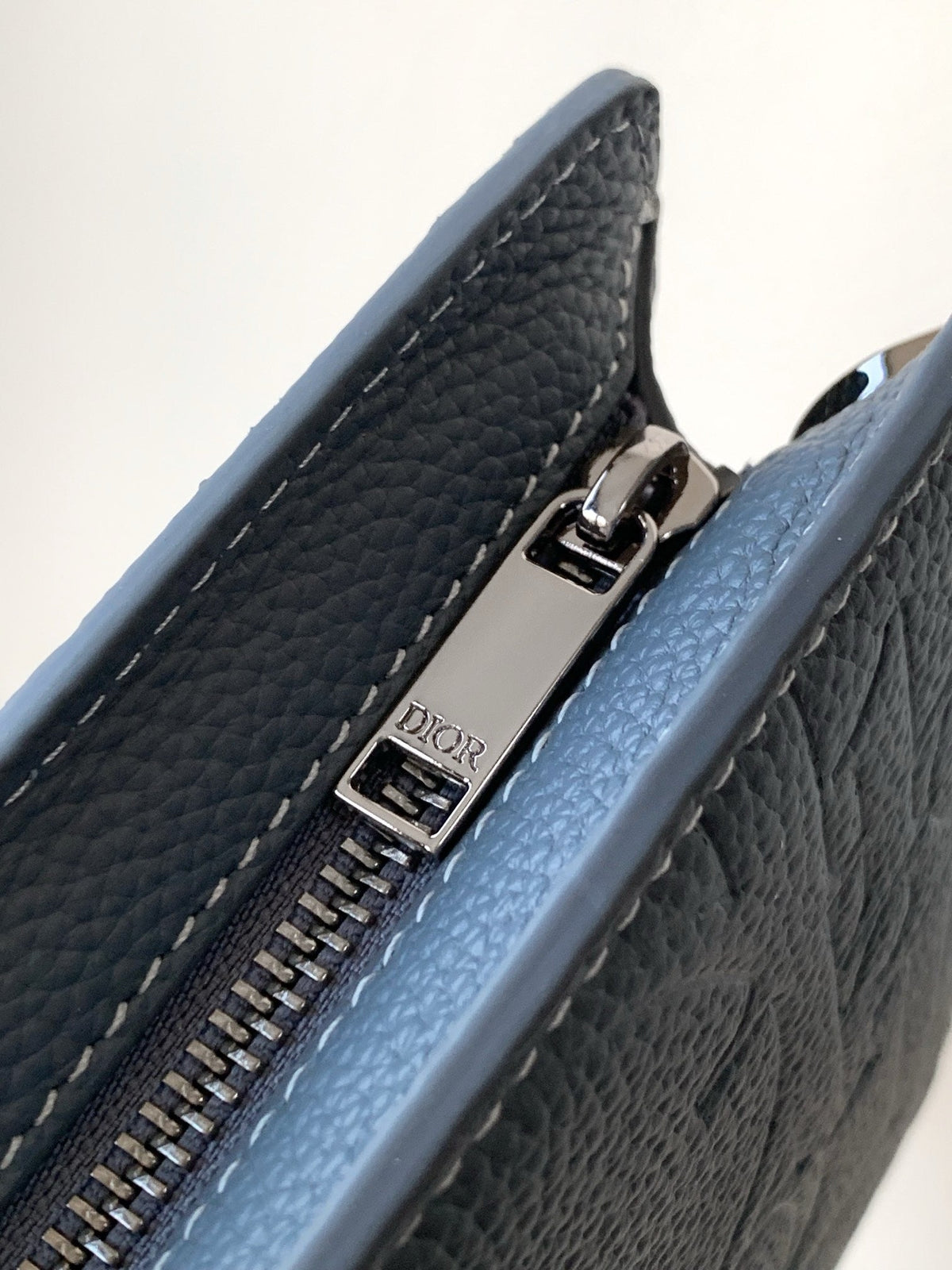 Mehrfarbige Clutch