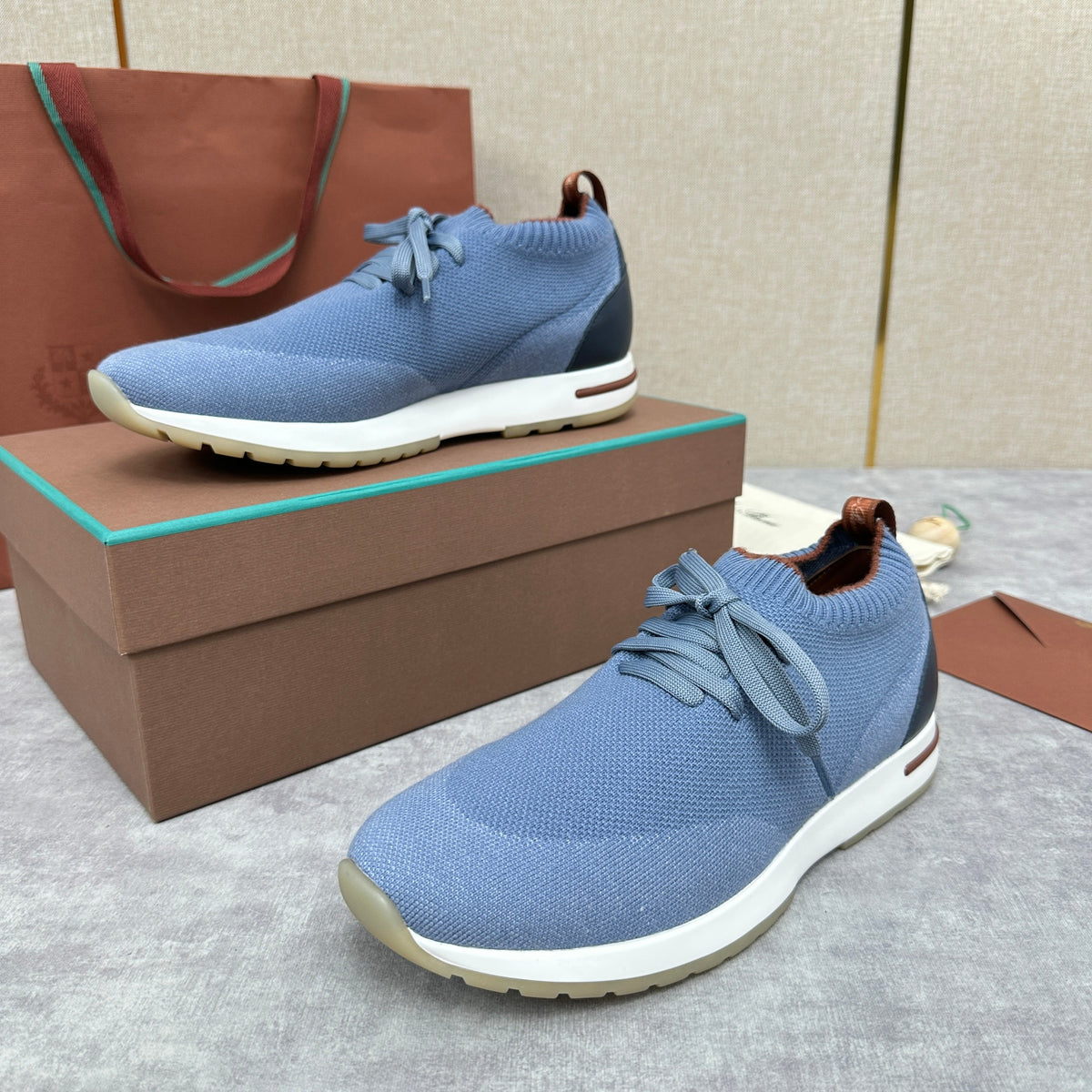Blauer Strickriemen-Sockenläufer – Herren