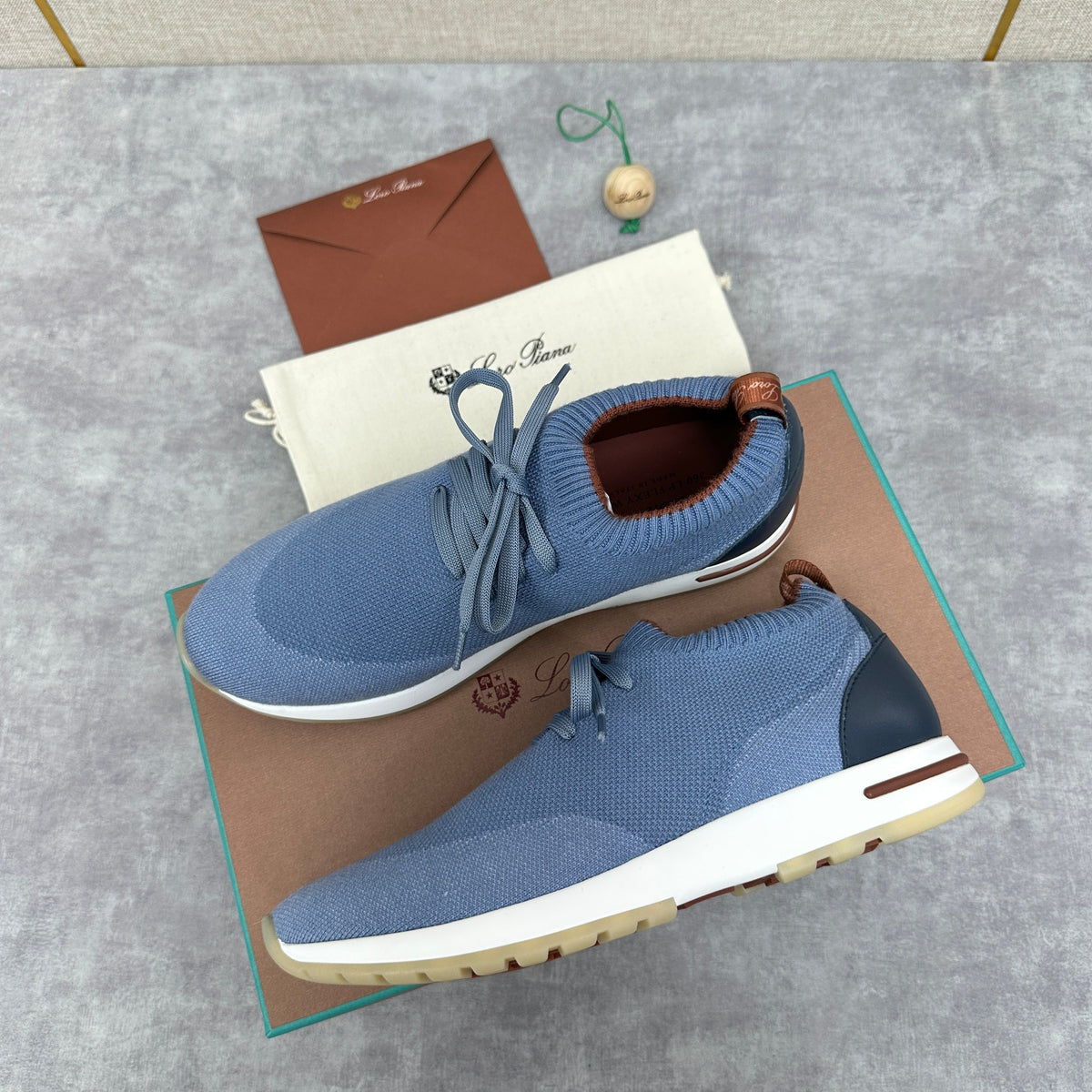 Blauer Strickriemen-Sockenläufer – Herren