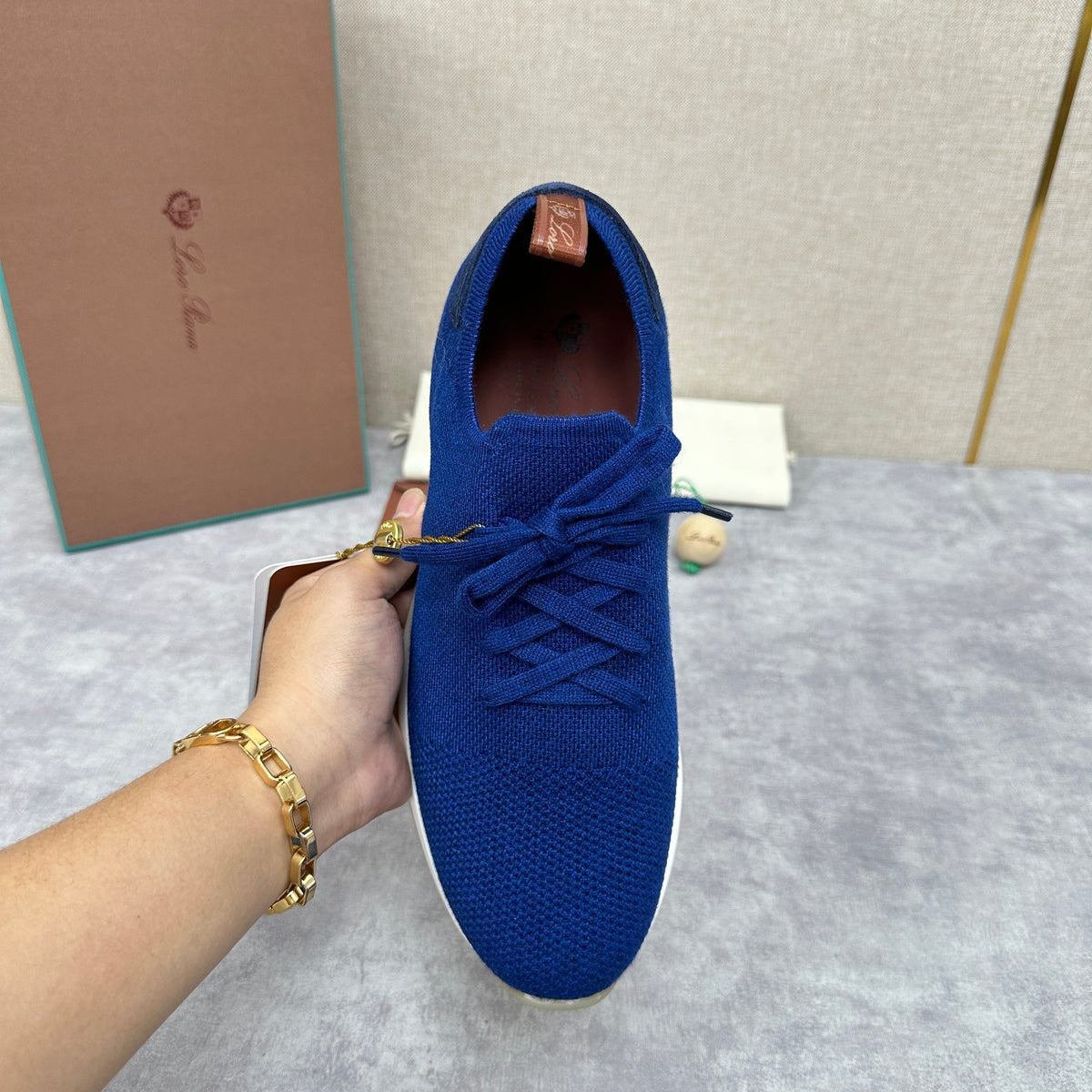 Blauer Strick-Runner mit Kontrastsohle – Herren