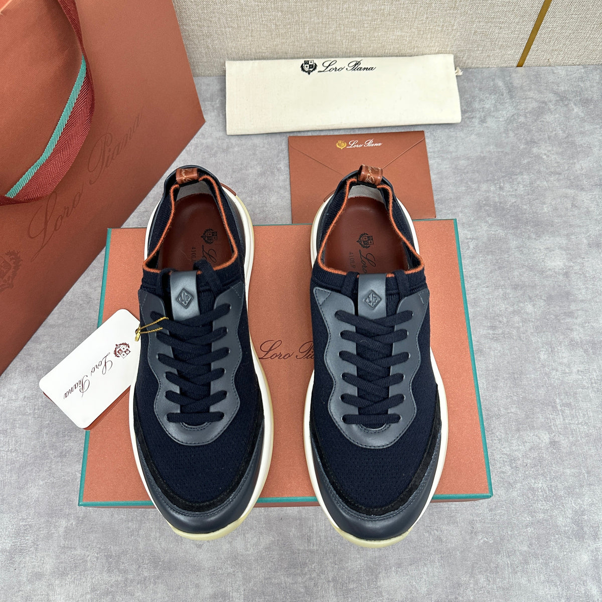 Marineblauer Runner mit Mesh und Kontrastsohle – Herren