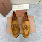 Herren-Slipper aus braunem Wildleder mit Quasten