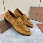 Herren-Slipper aus braunem Wildleder mit Quasten