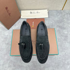 Herren-Slipper aus braunem Wildleder mit Quasten