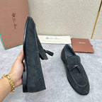 Herren-Slipper aus braunem Wildleder mit Quasten