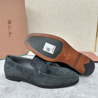 Herren-Slipper aus braunem Wildleder mit Quasten