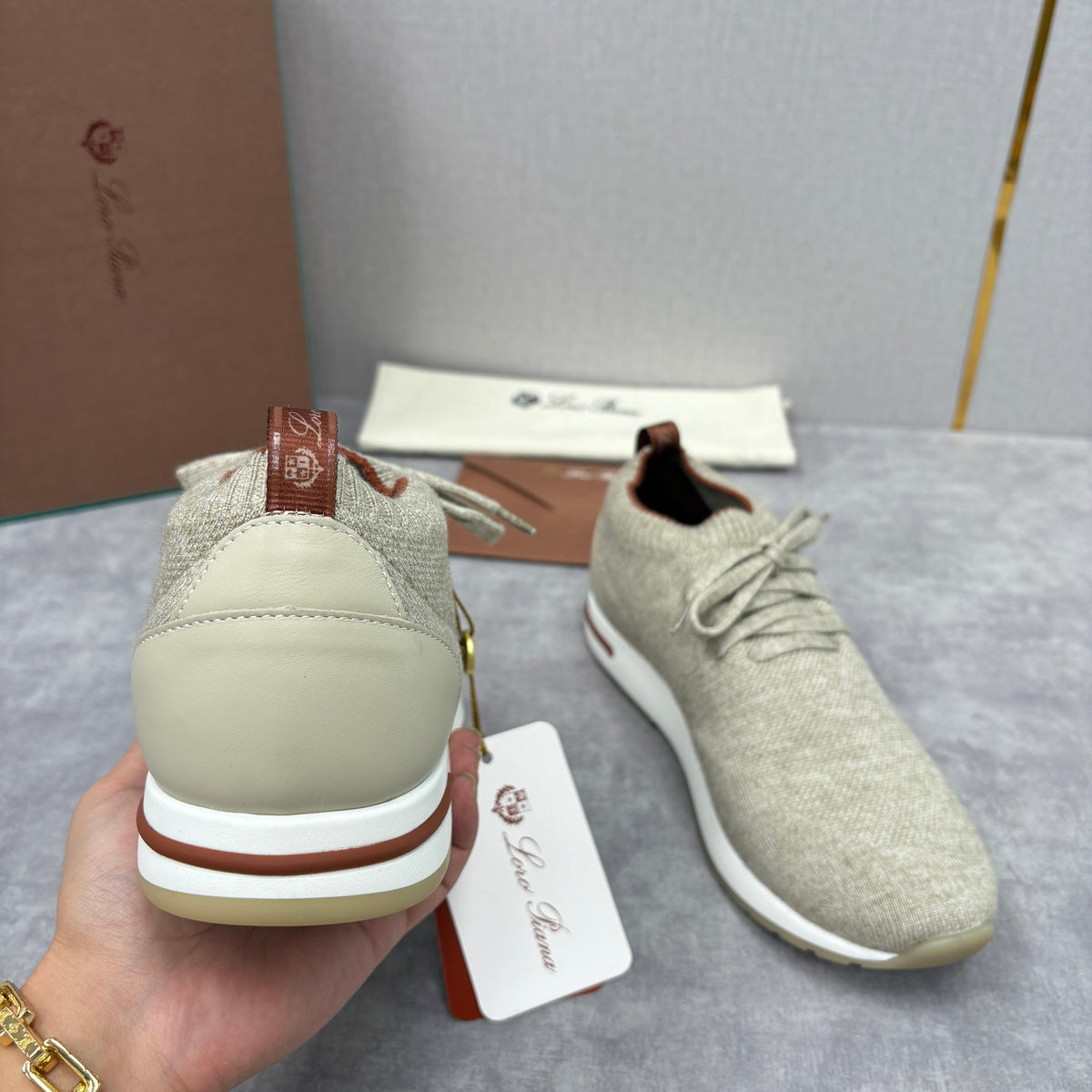 Cremefarbener Strick-Runner mit Einsätzen – Herren
