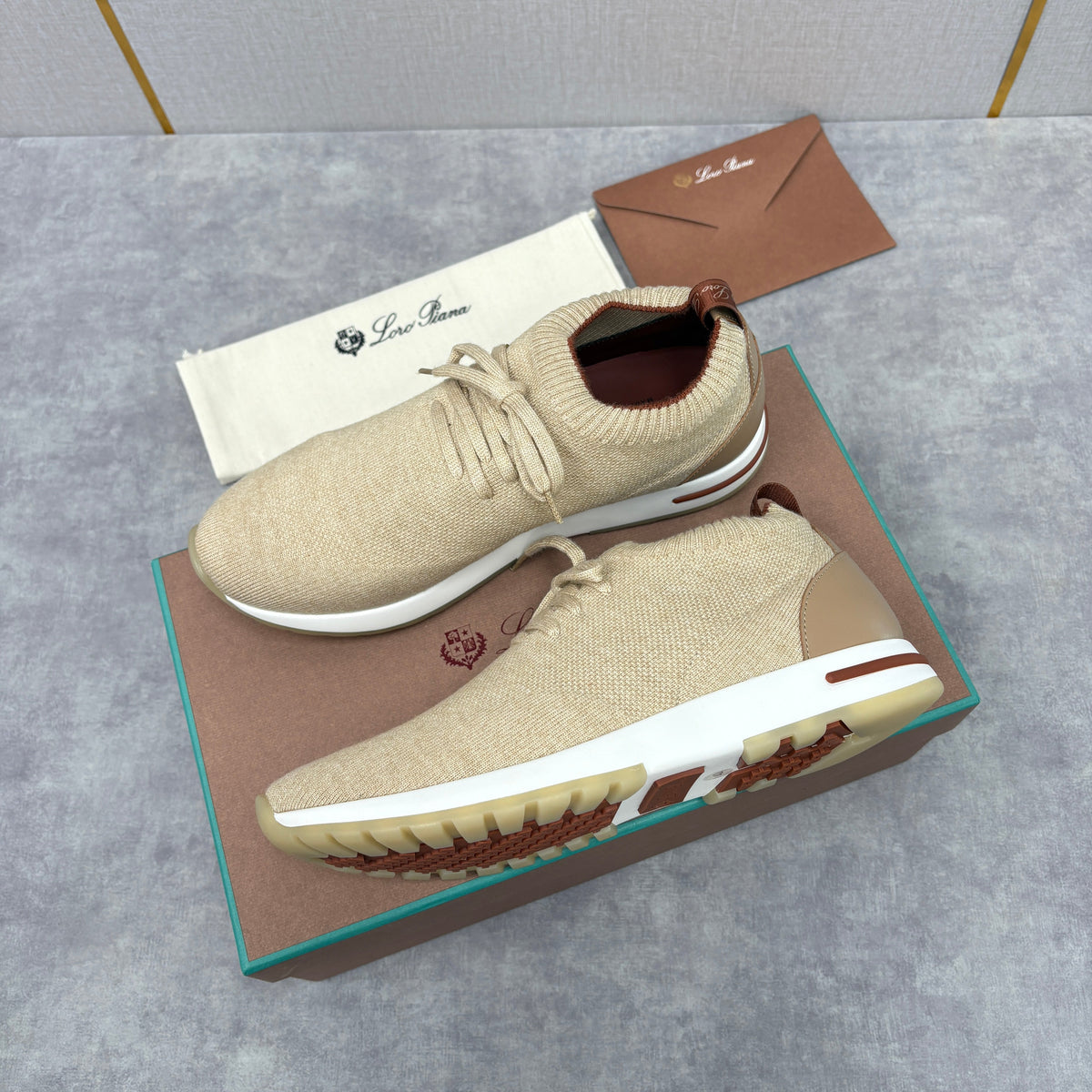 Cremefarbener Strick-Runner mit Einsätzen – Herren
