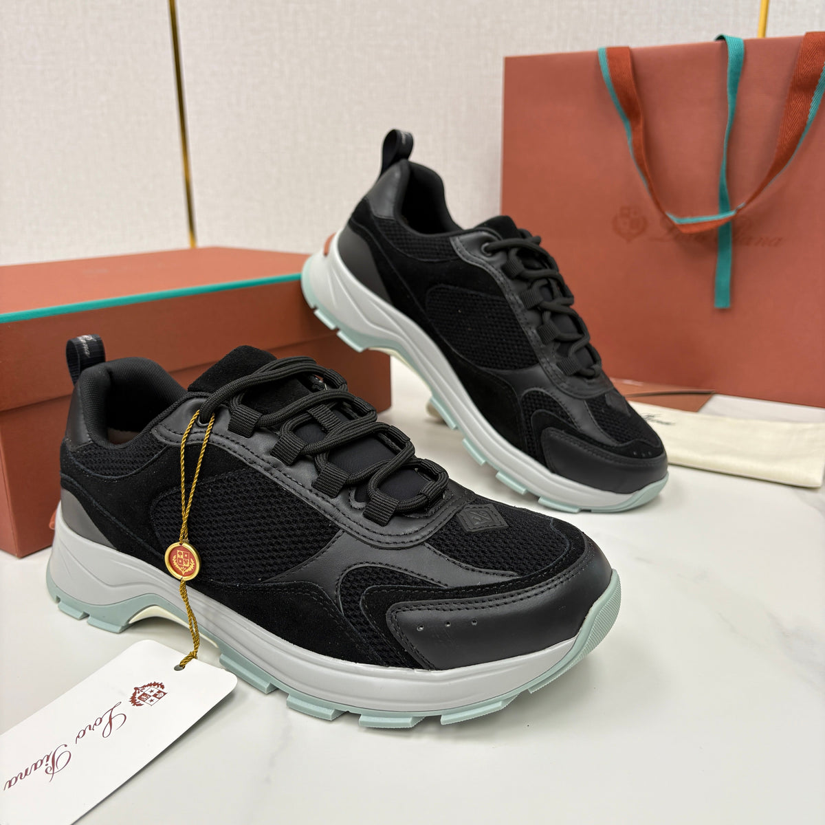 Olivfarbener Runner mit Mesh-Einsätzen – Herren