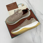 Sneakers für Herren – Dunkelbraun und Beige mit Sand-Schokoladen-Details