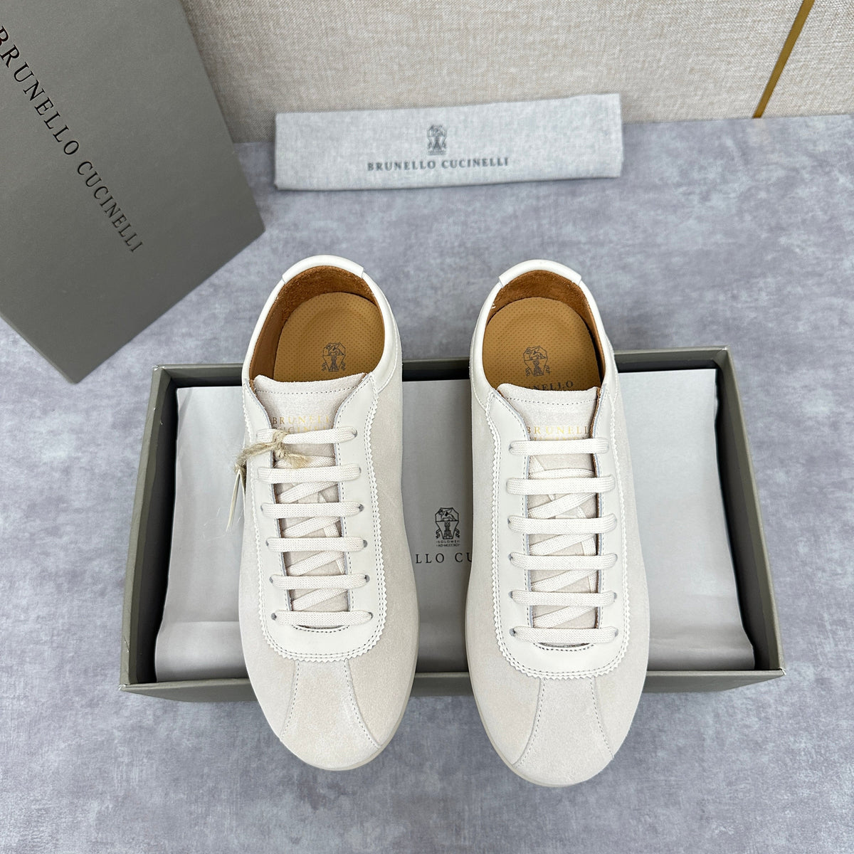 Niedrige Sneaker mit Cupsohle aus Wildleder – Herren