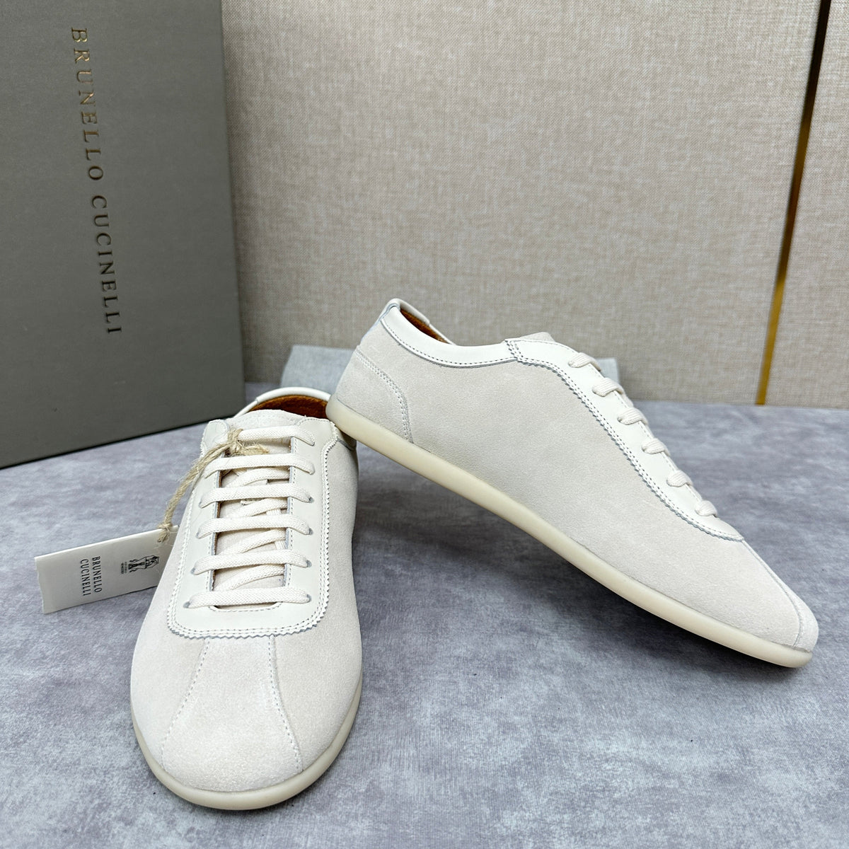 Niedrige Sneaker mit Cupsohle aus Wildleder – Herren
