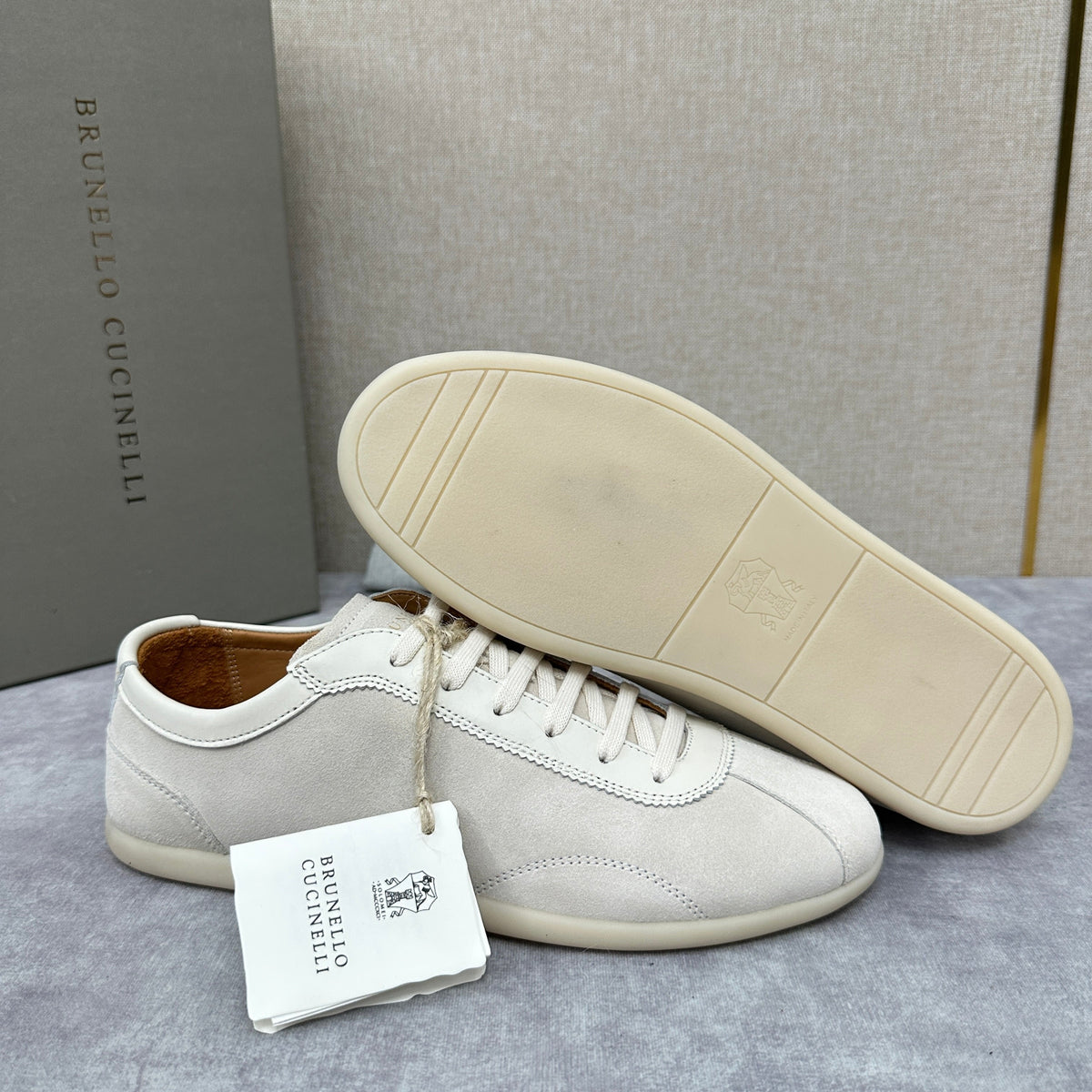 Niedrige Sneaker mit Cupsohle aus Wildleder – Herren