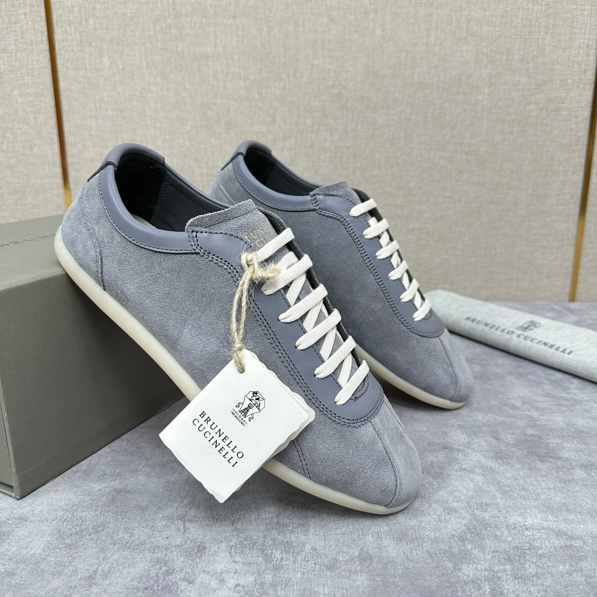Niedrige Sneaker mit Cupsohle aus Wildleder – Herren