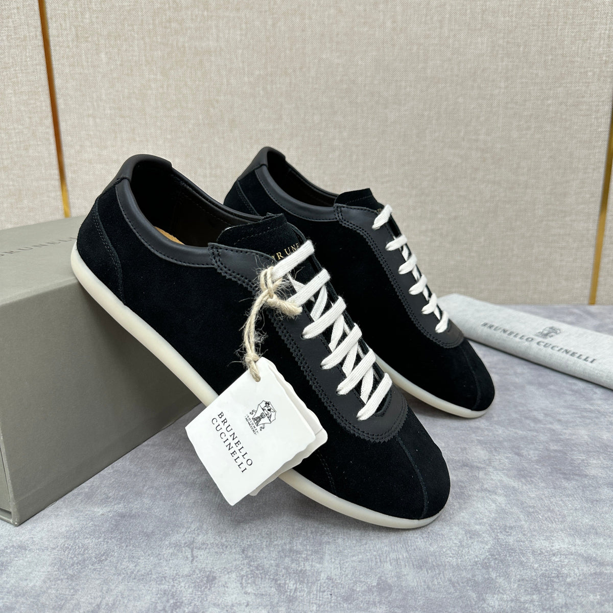 Niedrige Sneaker mit Cupsohle aus Wildleder – Herren