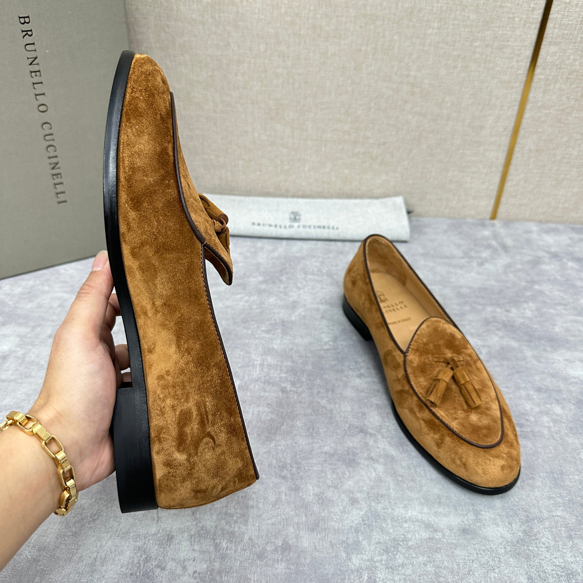 Grauer Wildleder-Quastenloafer – Herren