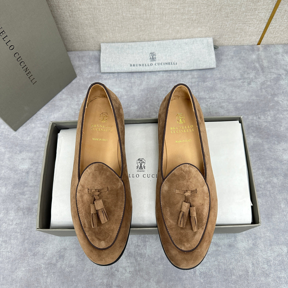 Beige Wildleder Quasten-Loafer – Herren