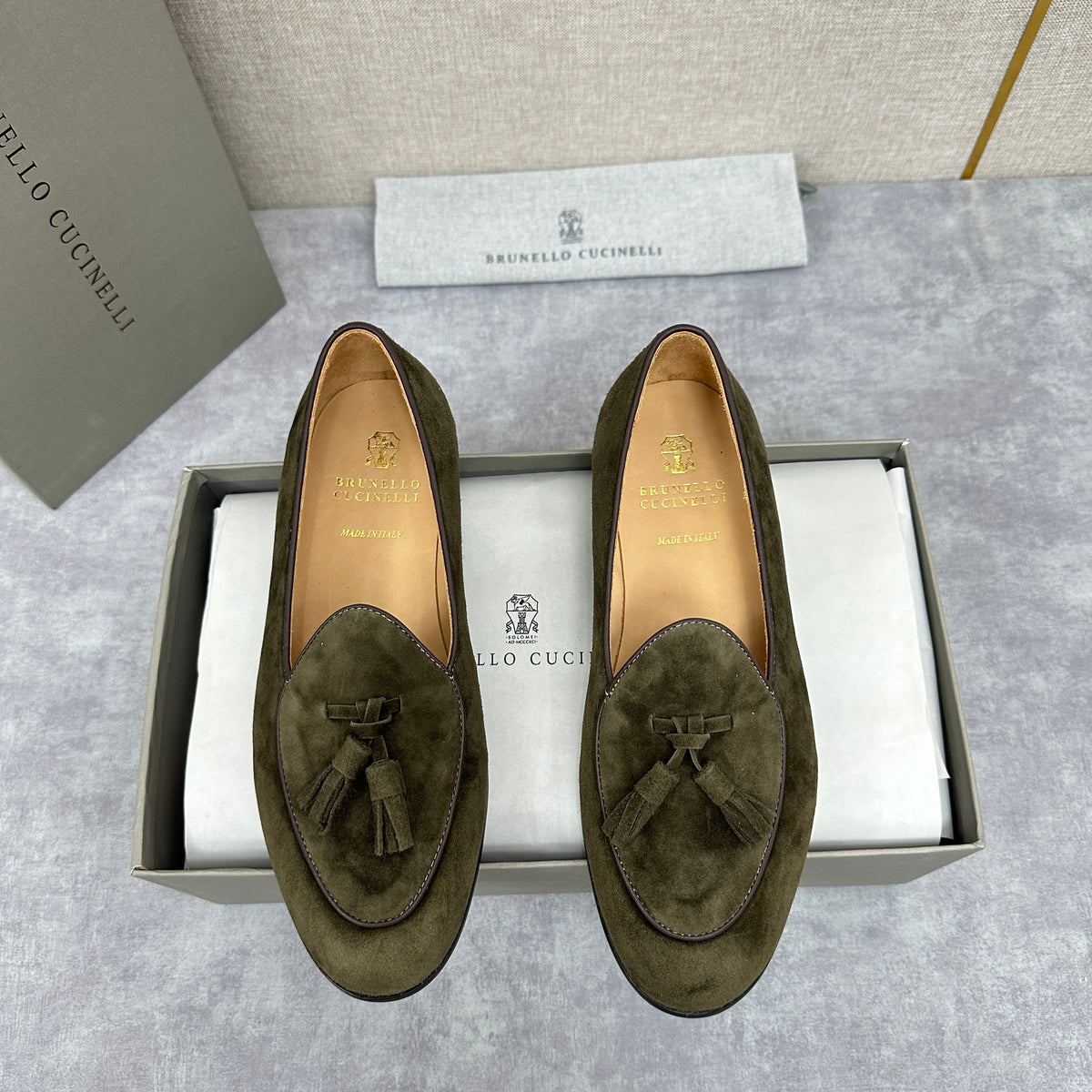 Grauer Wildleder-Quastenloafer – Herren