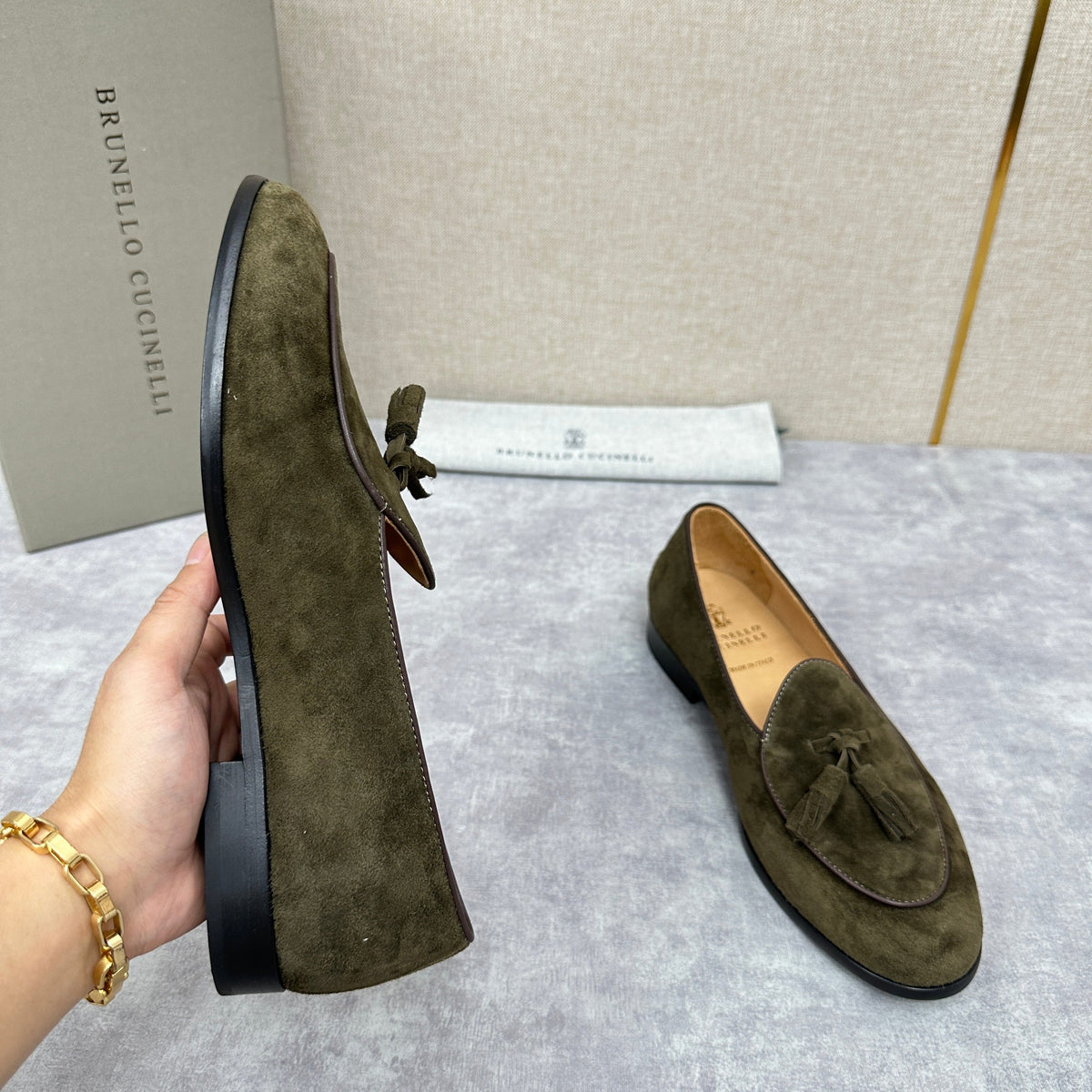 Grauer Wildleder-Quastenloafer – Herren