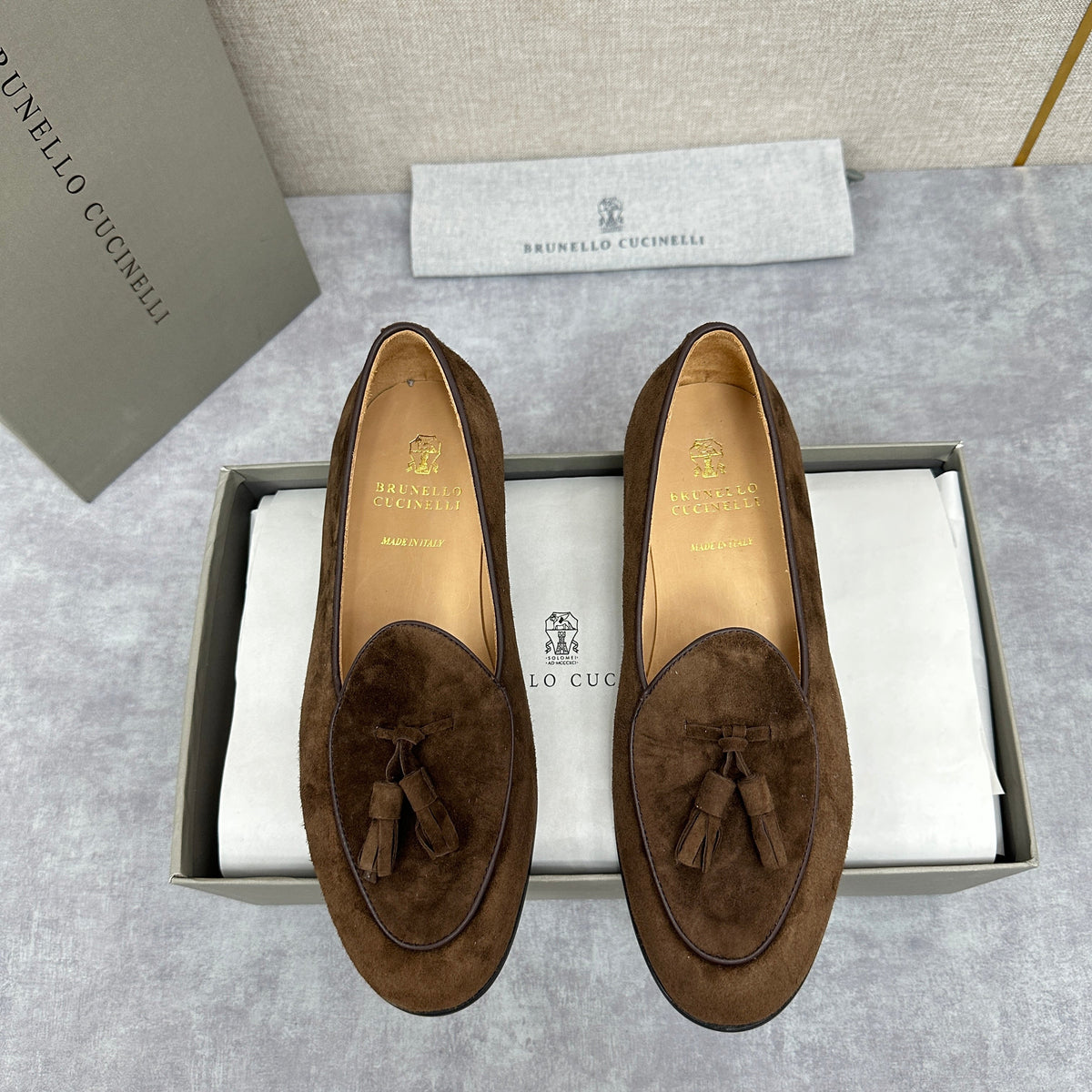 Beige Wildleder Quasten-Loafer – Herren