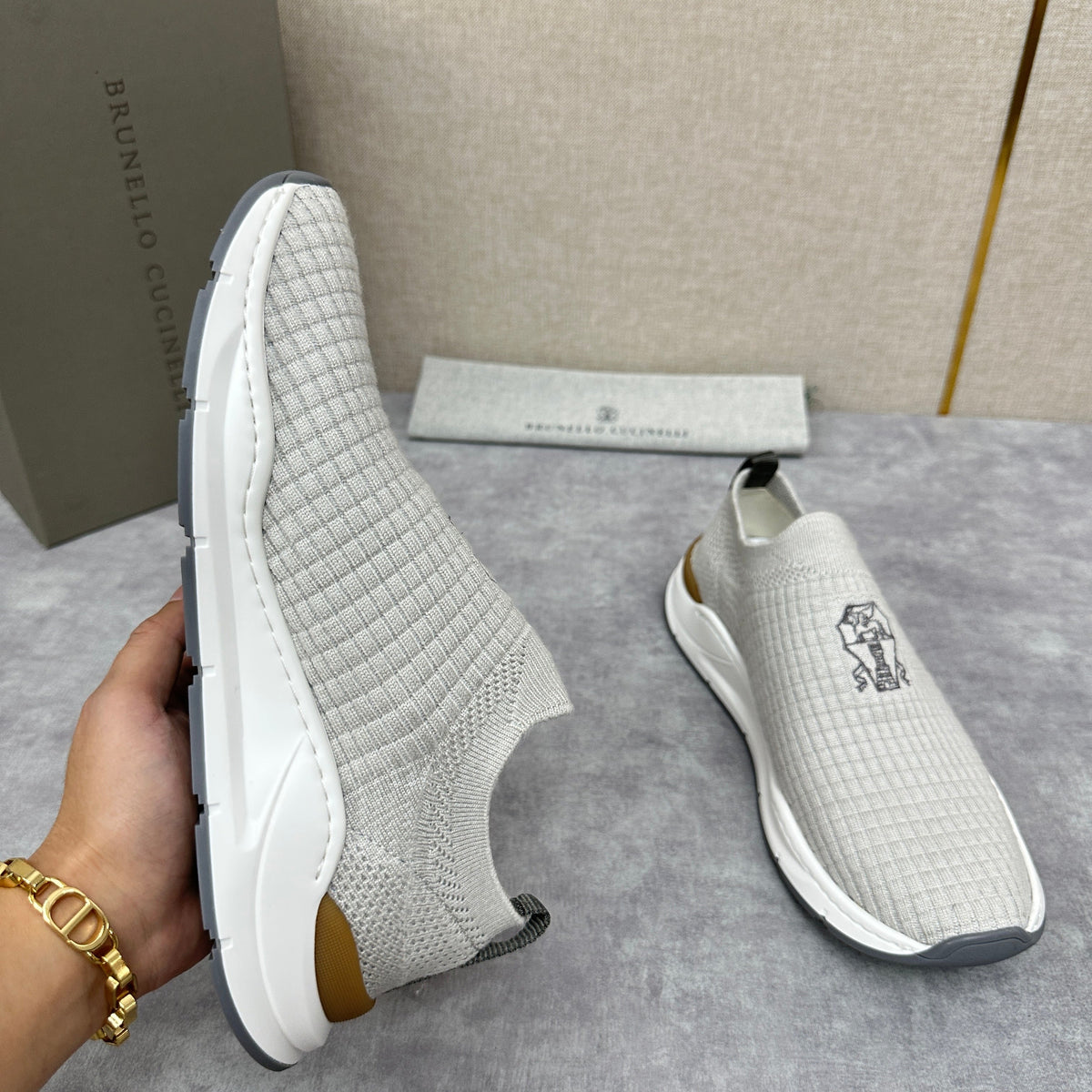 Grauer gesteppter Socken-Sneaker aus Strick – Herren