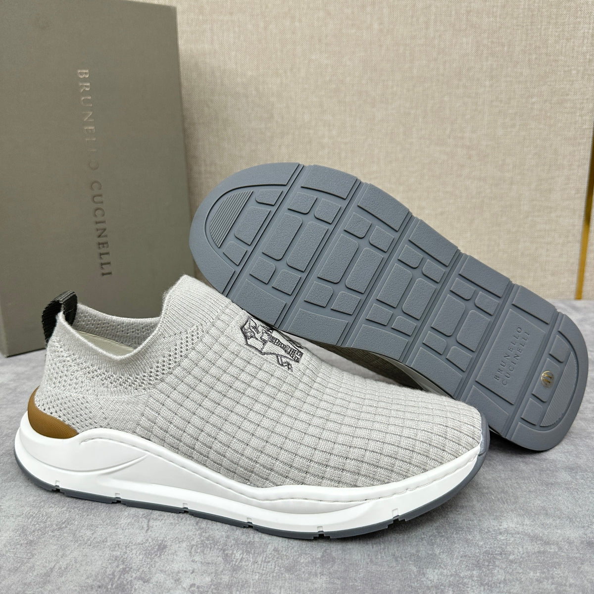 Grauer gesteppter Socken-Sneaker aus Strick – Herren