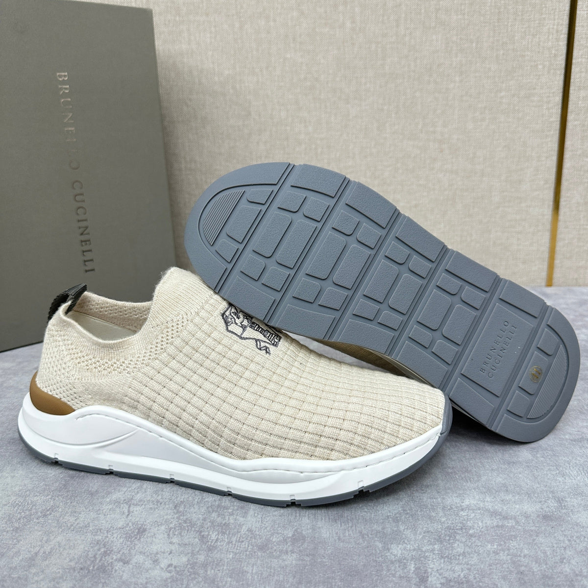Cream Knit Quilted Sock Runner - Men's