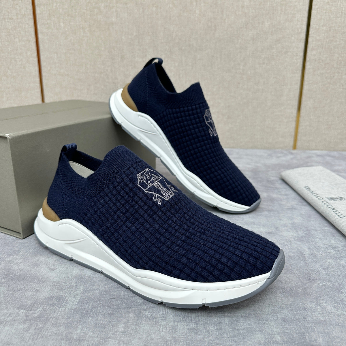 Grey Knit Quilted Sock Runner - Men's
