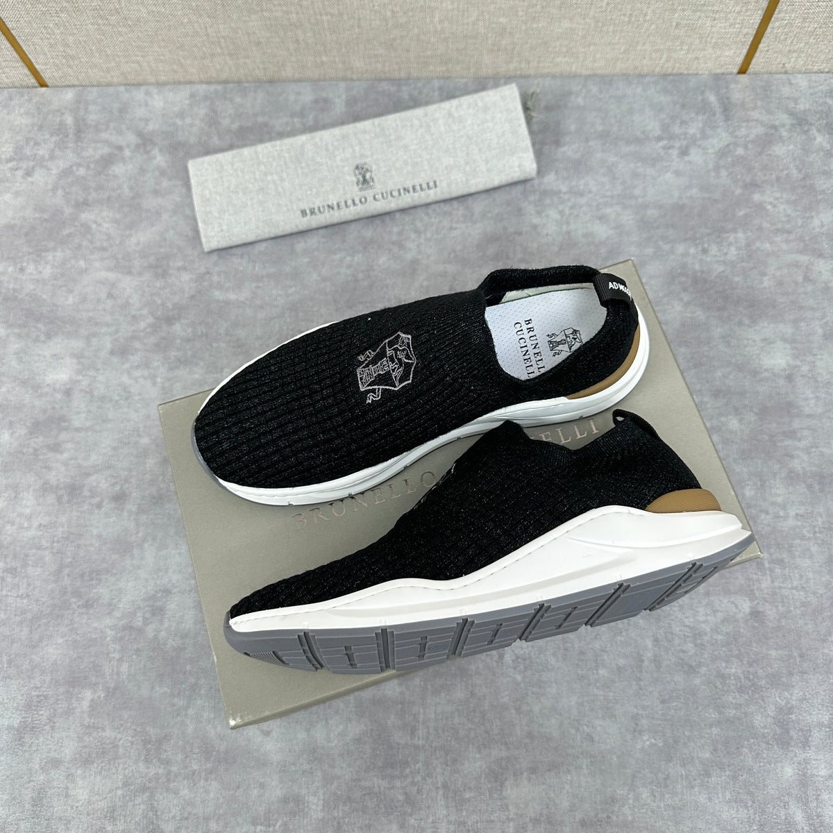 Grauer gesteppter Socken-Sneaker aus Strick – Herren