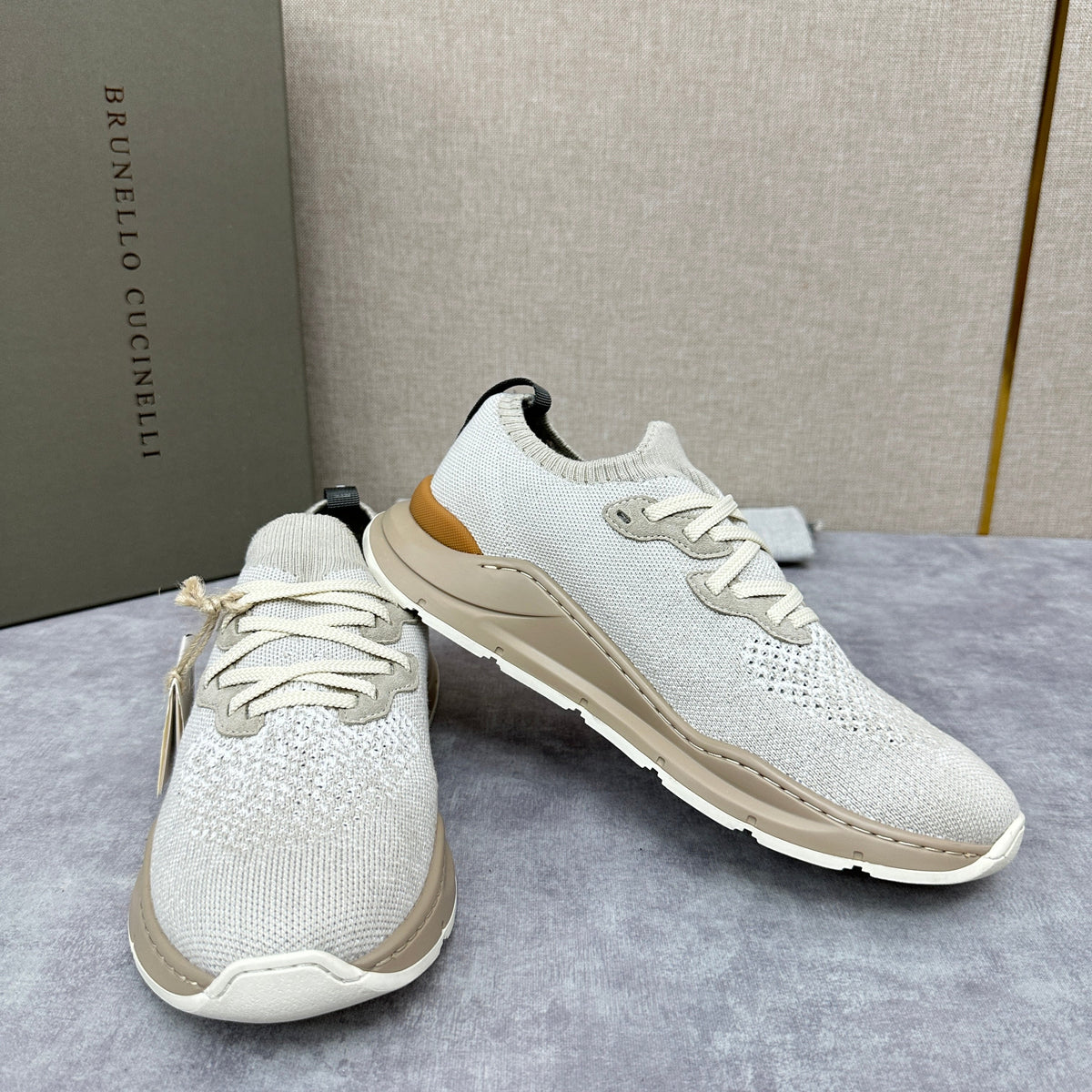 Cremefarbener Strick-Runner mit Kontrastsohle – Herren