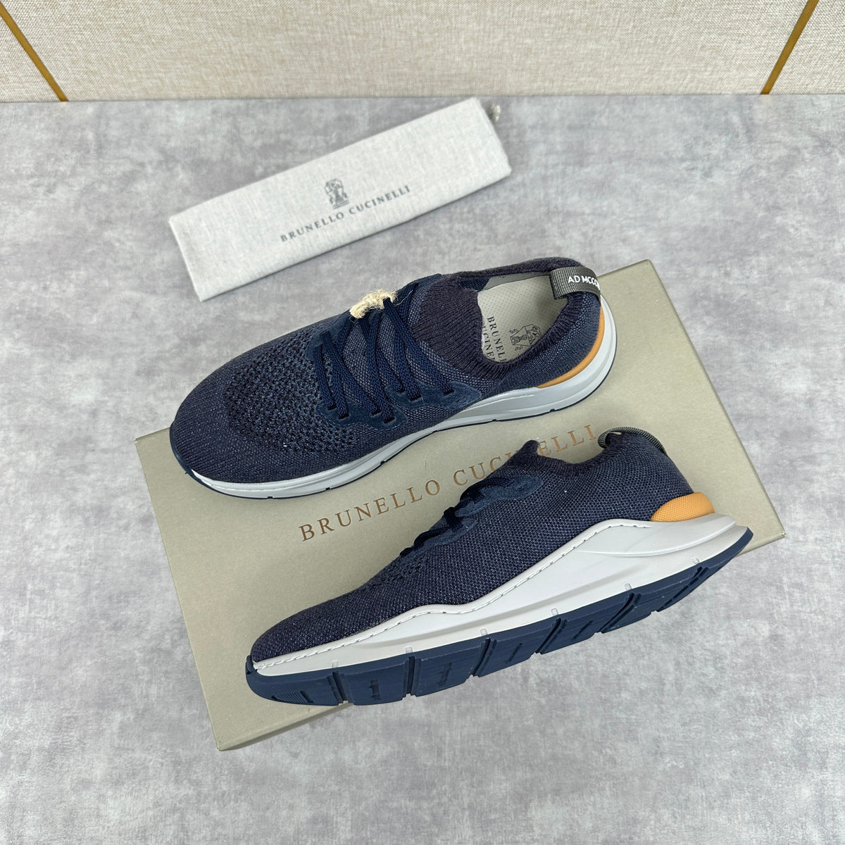 Cremefarbener Strick-Runner mit Kontrastsohle – Herren