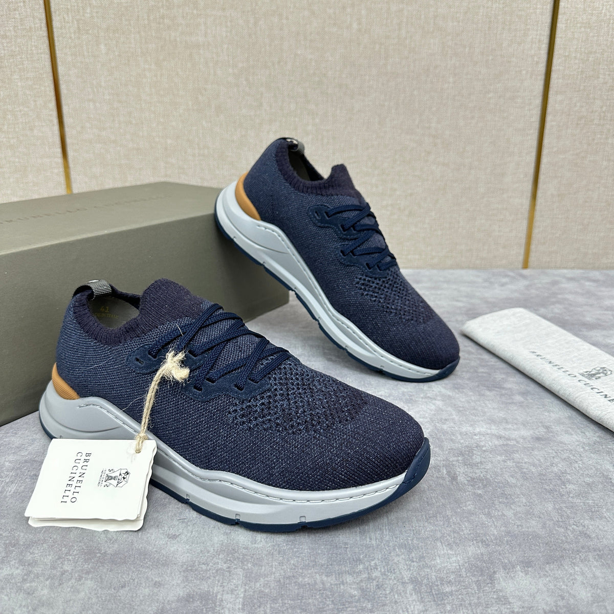 Cremefarbener Strick-Runner mit Kontrastsohle – Herren