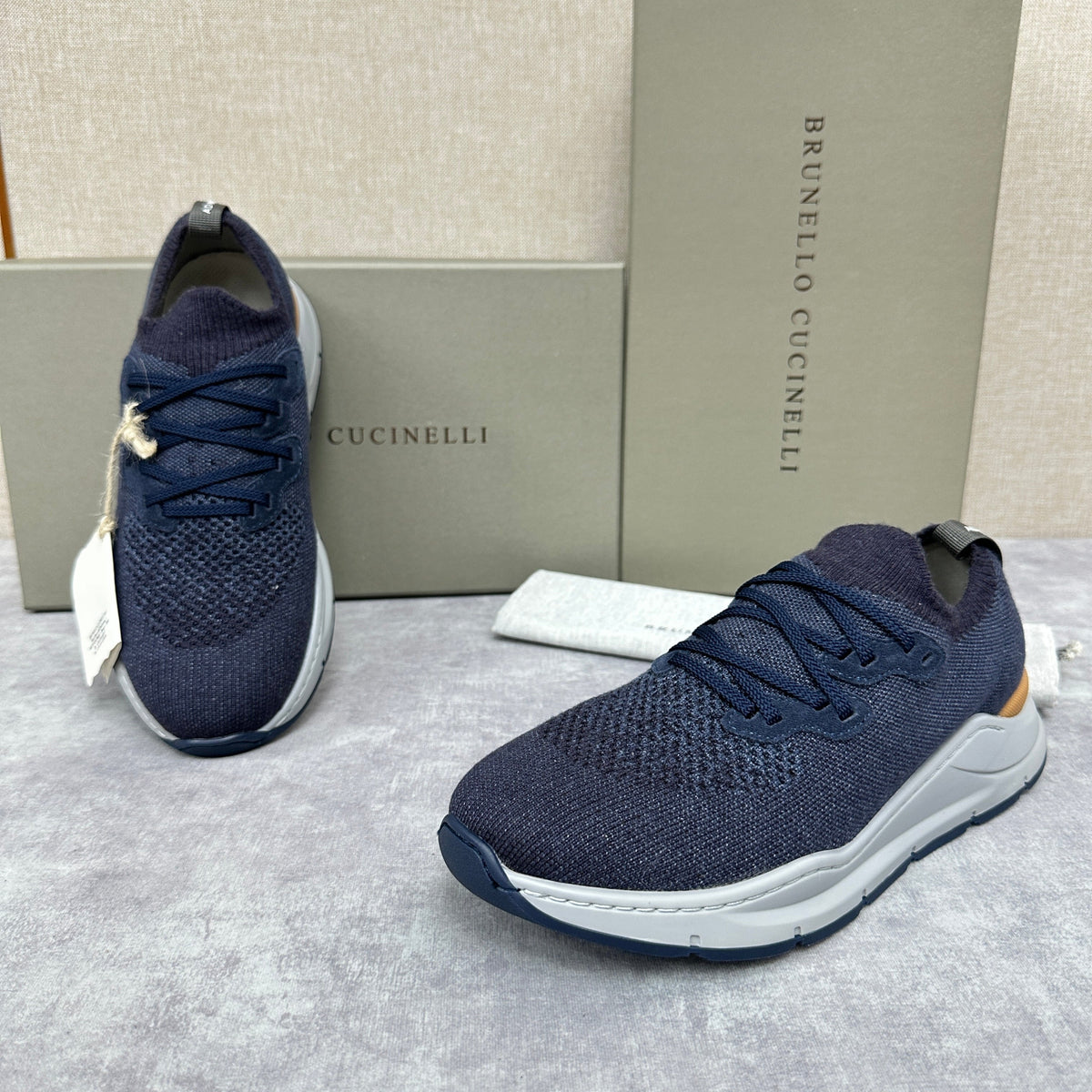 Cremefarbener Strick-Runner mit Kontrastsohle – Herren