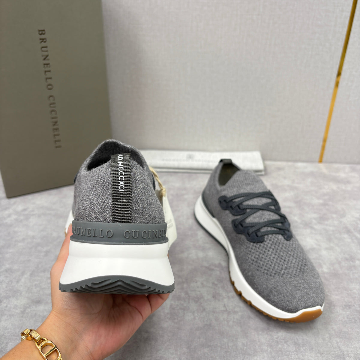 Graue Strick-Sneaker mit Profilsohle – Herren