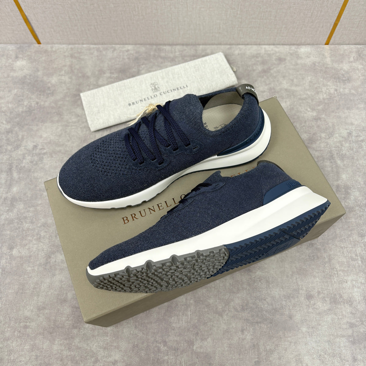 Graue Strick-Sneaker mit Profilsohle – Herren