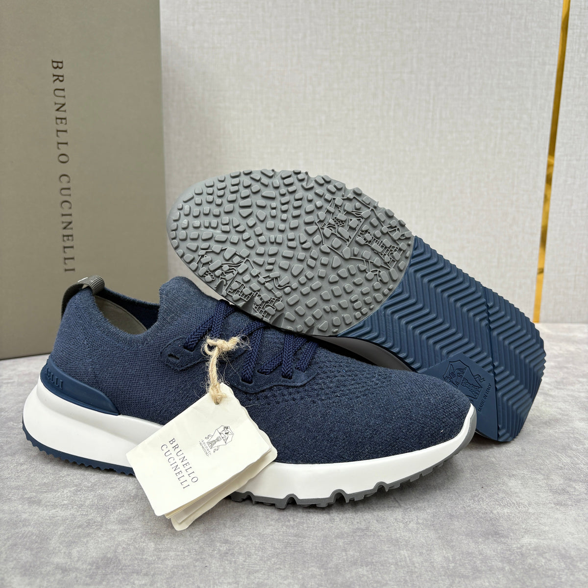 Graue Strick-Sneaker mit Profilsohle – Herren
