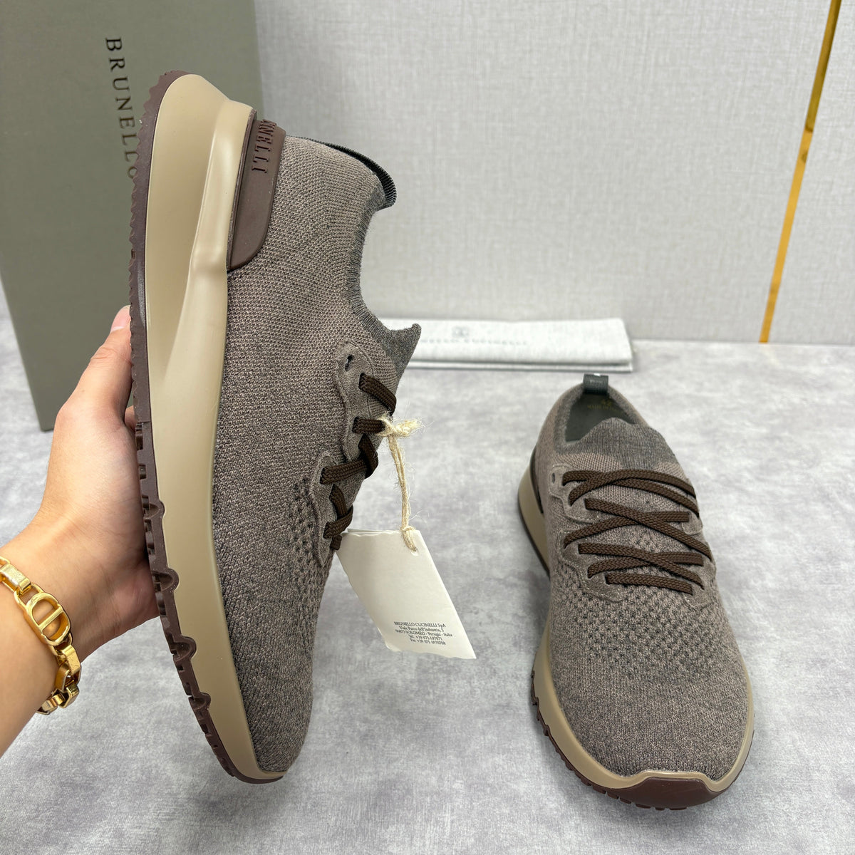 Graue Strick-Sneaker mit Profilsohle – Herren